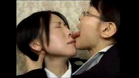Lesbian women kissing videos