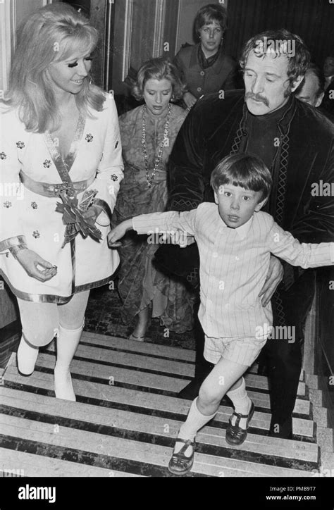 Richard Harris With His Wife Elizabeth Harris And Their Son Jamie