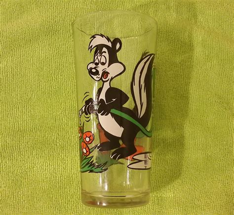 Vintage Looney Tunes Pepsi Collector Series Glass Pepé Le Pew And
