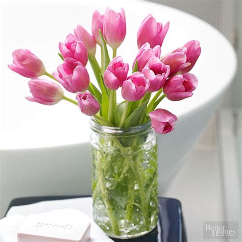 How And When Do I Cut Tulips To Put Them In A Vase