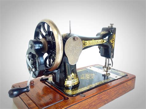 vintage singer  hand crank sewing machine hand operated