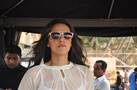 high quality bollywood celebrity pictures neha dhupia vj