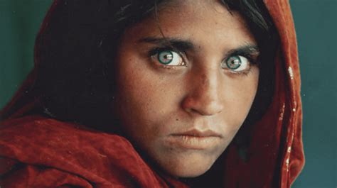 afghan girl from iconic photograph arrested in pakistan