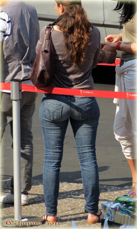 wide hips and round ass divine butts candid asses blog