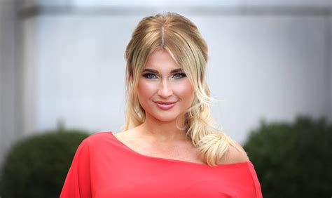 the only way is essex news billie faiers quits towie to