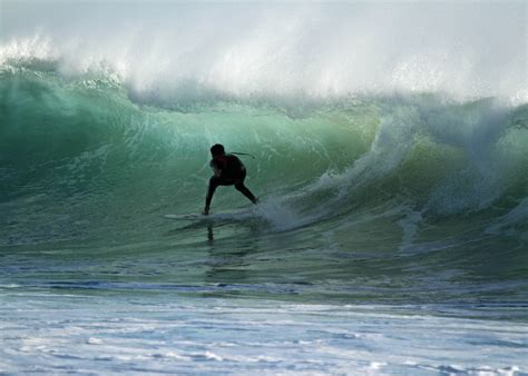 africas   surfing spots supertubes  anchor point