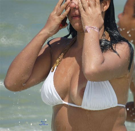 italian bikini nipple slip bigtits