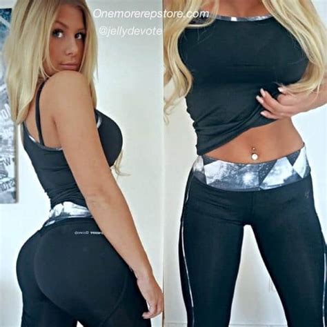 25 photos girl with epic boobs and booty from sweden hot girls in yoga pants best booty