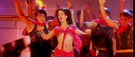 indian celebrity sexy girls katrina kaif sheela ki jawani dance hot wallpapers
