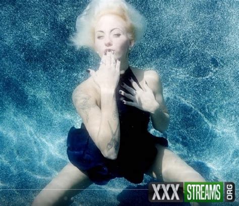 sexunderwater xxx streams