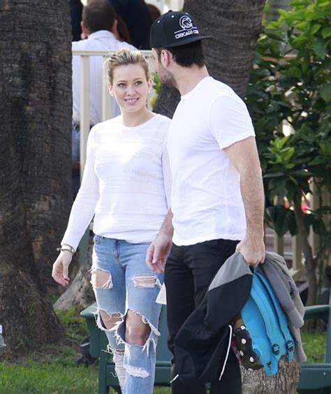 hilary duff and mike comrie take luca to breakfast celeb