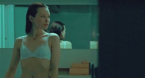 emily browning nue dans god help the girl