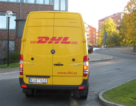 dhl customer service email customer service   reach  dhl  phone  chat