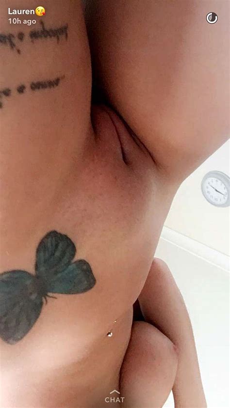 nude model lauren louise flashes her huge boobs and tight pussy