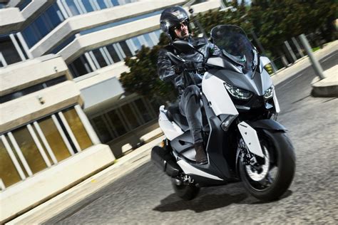 yamaha xmax scooter    fast facts