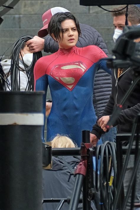 the flash set pics reveal sasha calle s supergirl in costume and it