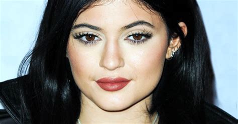 Kylie Jenner Big Lips Challenge Twitter Fail