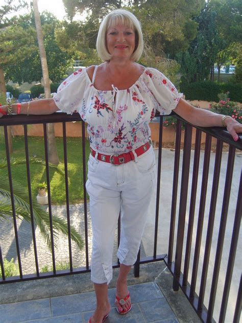 blackmerc 1223 64 from liverpool is a local granny looking for casual