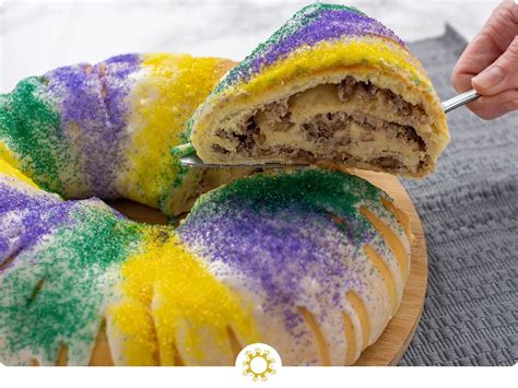 famous recipe  king cake  cream cheese filling