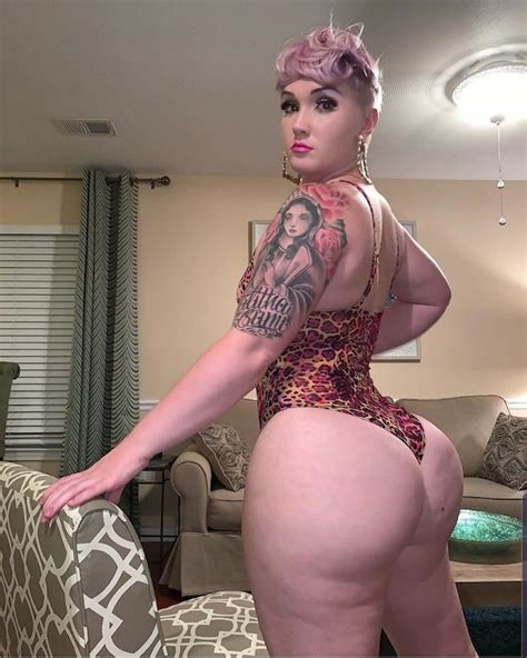 what s the name of this short haired pawg toveyah 1165612