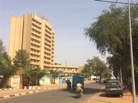 file niger niamey rue du souvenir rue nb 47 1 wikimedia commons