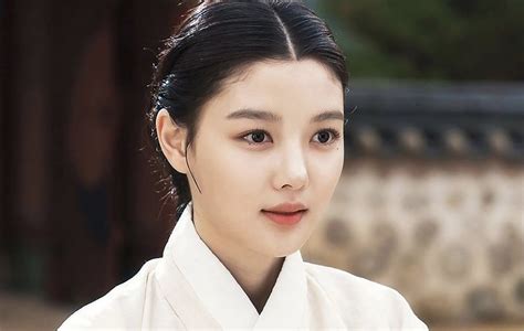 kim yoo jung   joined lovers   red sky    director