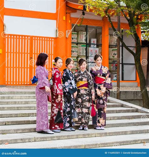 Kyoto Japan November 7 2017 A Group Of Girls In Kimono Are