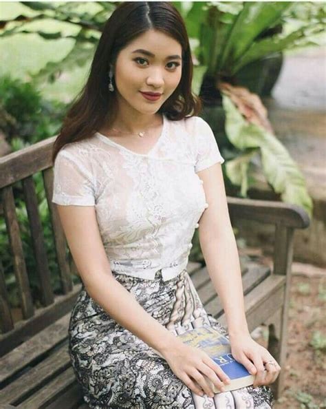 Pin By La Pyae On Myanmar Dress In 2019 Myanmar Dress