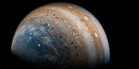 nasas juno probe beams  stunning