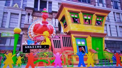 sesame street at the macy s thanksgiving day parade 2021 youtube