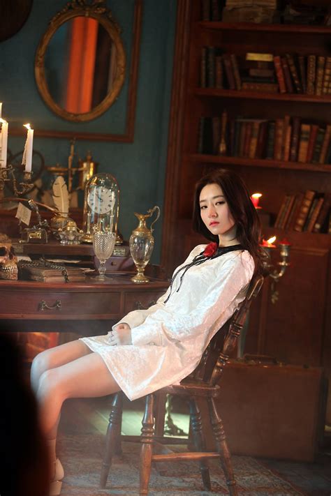 thighlights of sua from the shooting of dreamcatcher s “good night” mv asian junkie