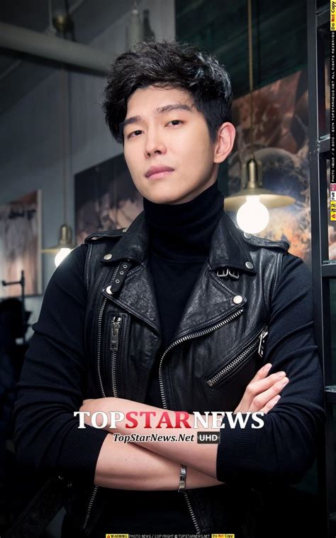 yoon gyun sang on twitter yoonkyunsang interview photos with top