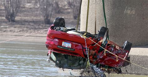 officials id man  car plunged  ohio river