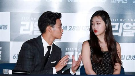 Beradegan Seks Dengan Sulli Di Film Real Kim Soo Hyun