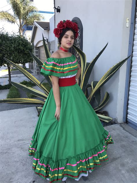 Pin By Mariah Lopez On Clothing Ideas In 2021 Traditional Mexican