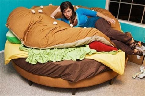 love sleeping  eating unusual beds unique beds awesome bedrooms cool rooms
