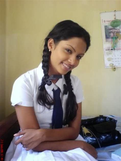 sl hot actress pics wallpapers of sri lankan actress shalini tharaka
