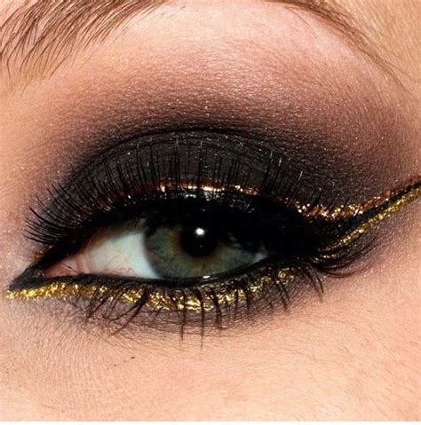 Black And Gold Smokey Eye Makeup To Look Inspired Top