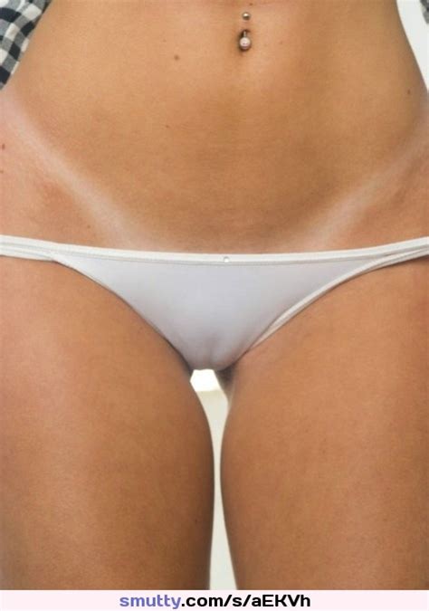 Sexy Panties Cameltoe Gap Piercednavel Tanline