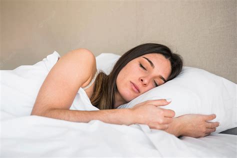 Por Que Dormir Pelado Faz Bem Para A Saúde