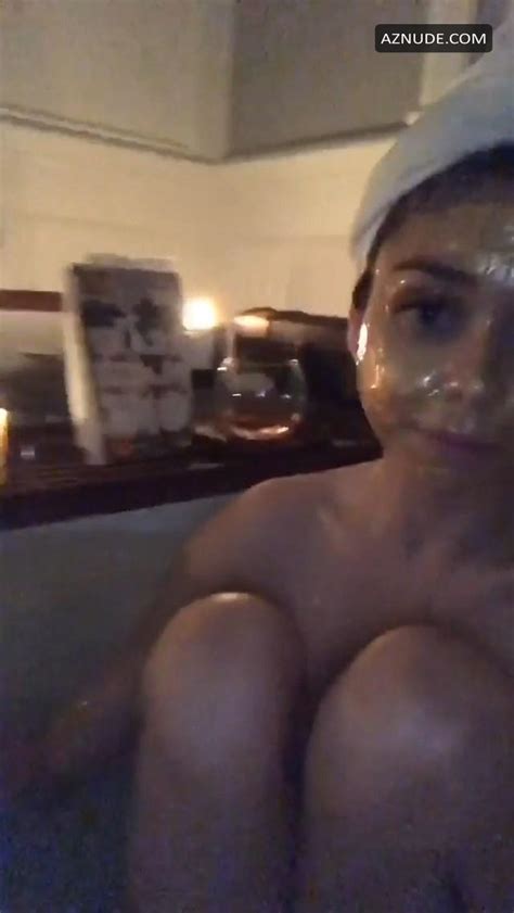 Sarah Hyland Nude In The Bathtub Aznude