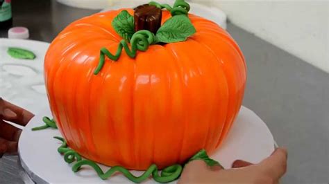 decorating  pumpkin cake  halloween youtube