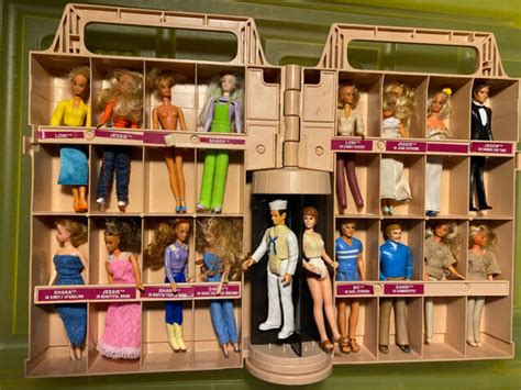 1981 Kenner Glamour Gals Showplace With Dolls Plus Other Dolls Sailor