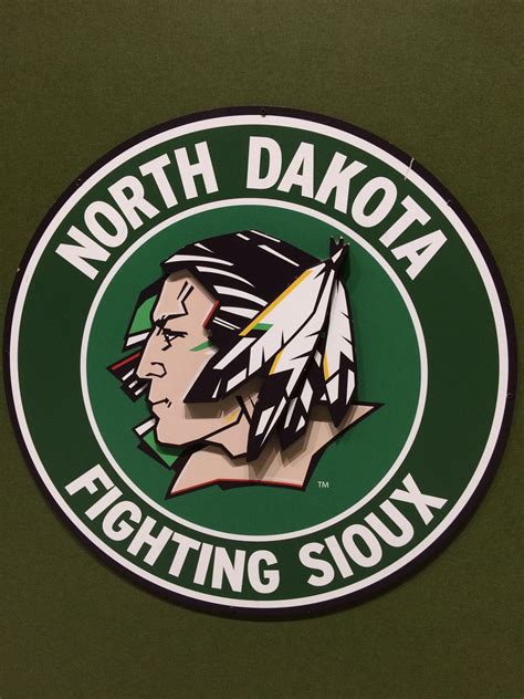 north dakota fighting sioux hockey logo