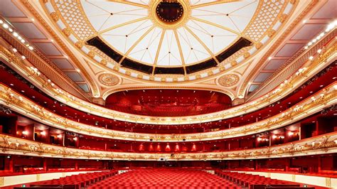 photographs    beautiful theatres  london square mile