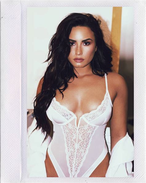 Smokin Hot And Naughty Demi Lovato In Sultry Lingerie