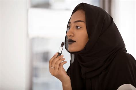 Can You Wear Makeup During Ramadan Metro News