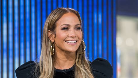 Jennifer Lopez Goes Makeup Free On Instagram And Looks
