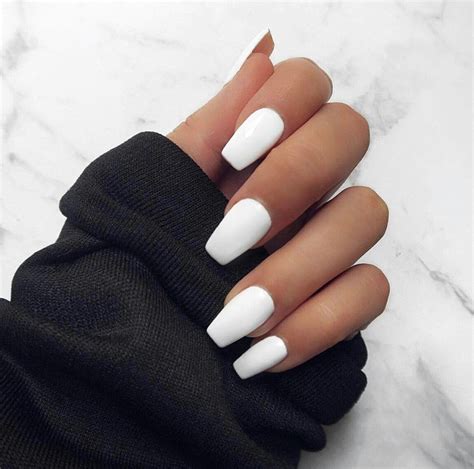 pin        acrylic nails coffin short simple