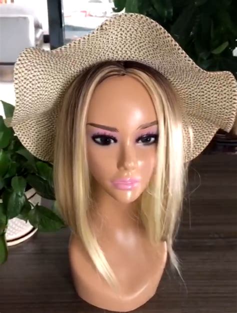 Ruilang European Beauty Scarf Hat Display Props Mannequin Wig Head